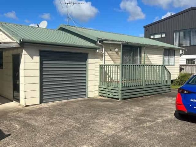 1A Clinton Avenue, Te Atatu Peninsula, Waitakere City
