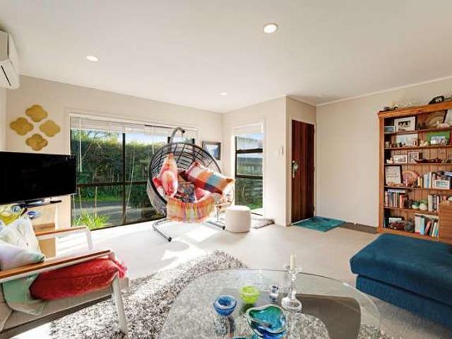 1A Glenford Lane, Te Atatu Peninsula, Waitakere City