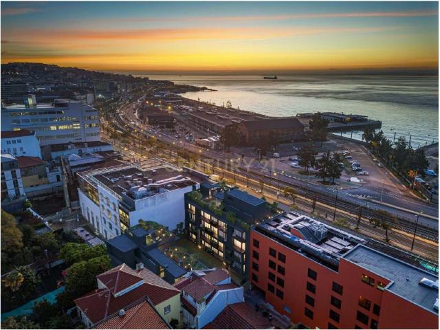 1a linha Rio Av. 24 de Julho, Lisboa VARINO 15_T3