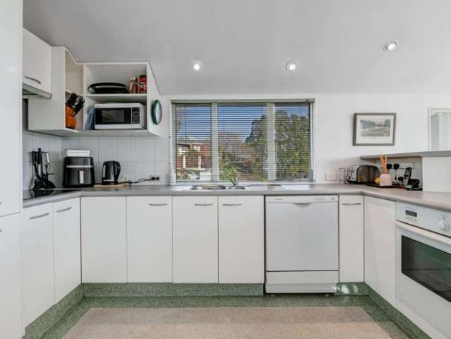 1A Meadowood Drive, Unsworth Heights, North Shore City