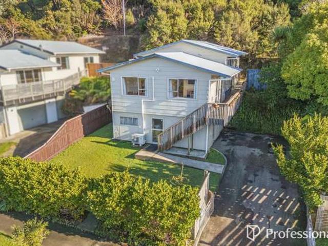 1A Peel Place, Wainuiomata, Lower Hutt City