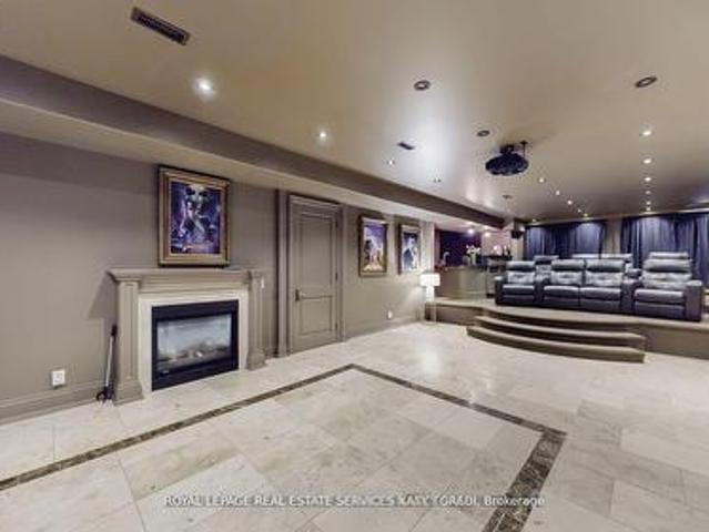 1B Carluke Crescent, Toronto, ON, M2L 2H7 house for sale | Listing ID C12904 | Royal LePage