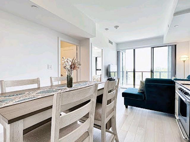 1+den Condo Unit With An Amazing Lake View