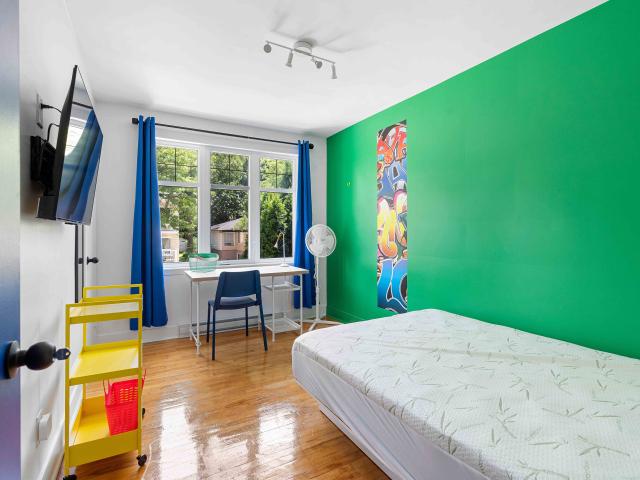 1er juil chambre à louer *stationnement dispo
