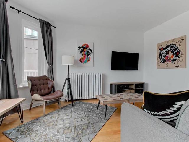 1er SEPTEMBRE 2026 1555 2 Grand 3 1/2 dans un immeuble patrimonial, meublé et tout inclus, stationnement dispo $