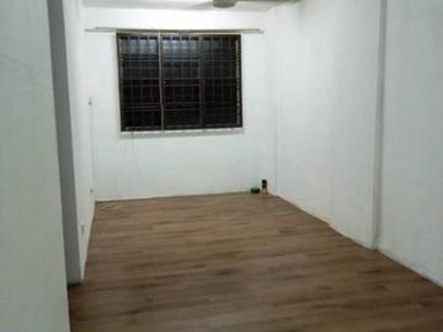 1FIXED CAR PARK Sri Saujana Macallum St 660SF Renovated Kitchentop