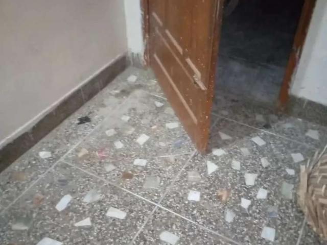 1kamray ka makan nichaay ka only call Karachi Kala Board ID 11827
