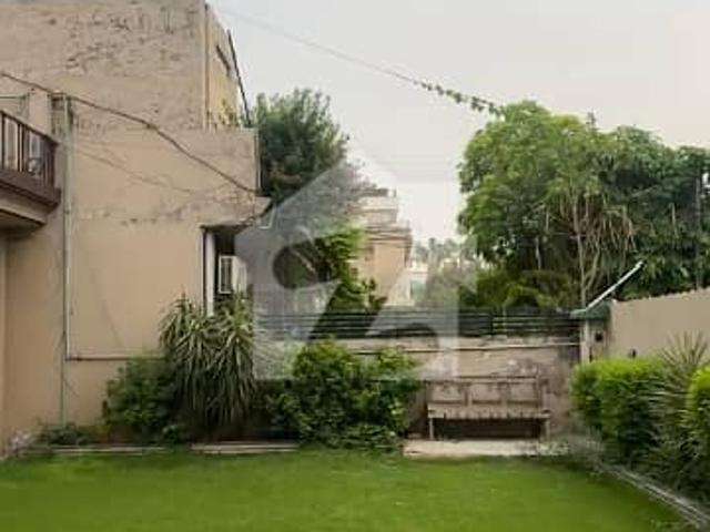 1KANAL Brand new House available for rent