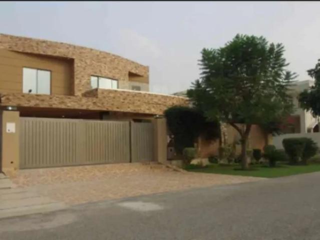1Kanal house 100 meters main MB for sale Lahore DHA Phase 6 ID 11162