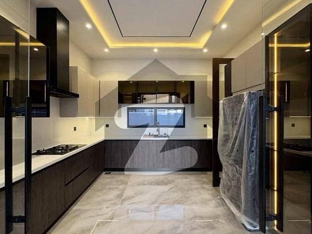 1 Kanal Upper Portion Is Available For Rent
