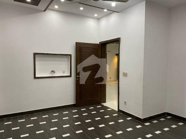 1Kanal Upper Portion Available For Rent On The Top Location Punjab Comprative Housing Society