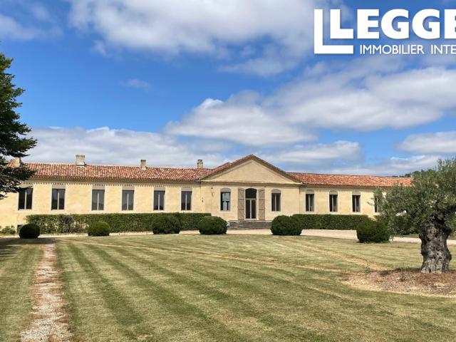 1H TOULOUSE, Chartreuse XVIIIè rénovée sur 3 HA en position dominante, piscine, au calme, proche hameau