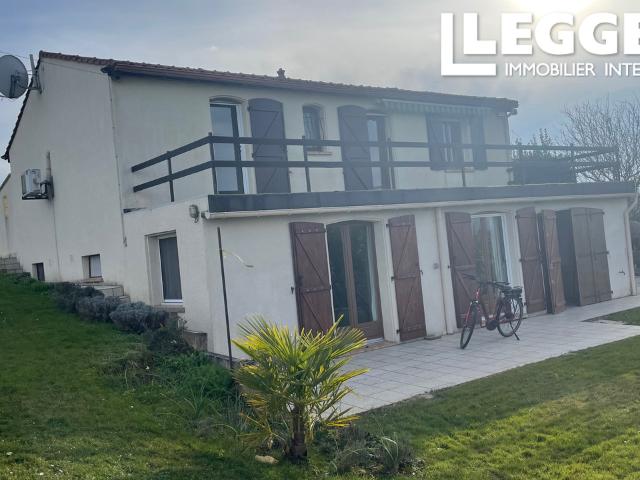 1H de Toulouse, 10 mn d'Aurignac, villa 2 logements, belle vue, 2590 m² terrain, hameau de 5 maisons