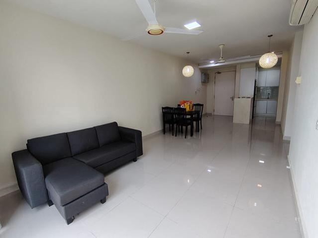 1medini 2 bedroom 1 toilet cw7l bus sg park 2 car nusajaya