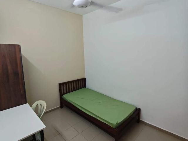1min walk INTI University, 9min to LRT SS15 student or working adult room, medium room
