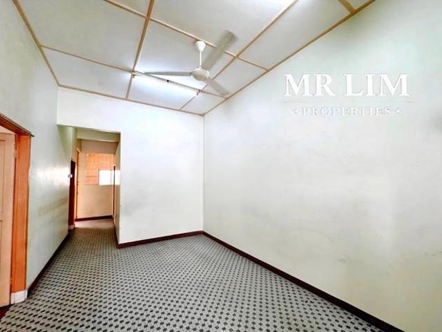 1sty TerraceJELUTONG 1420sf