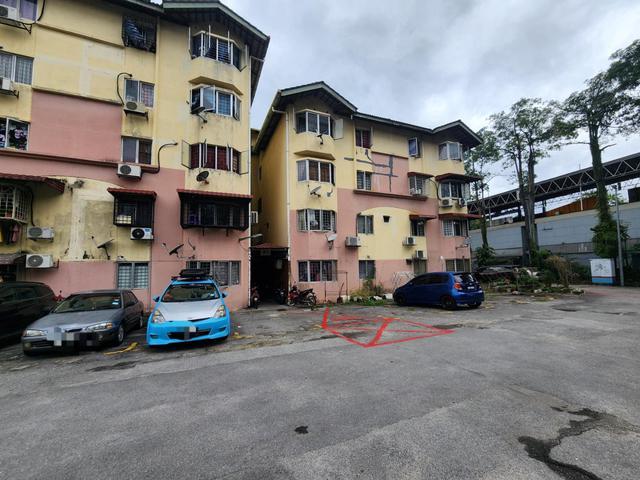 1st Floor Corner Unit Apartment For Sale Near MRT KTM