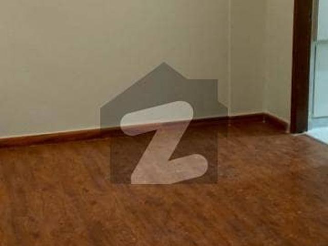 1st Floor Available On Sale In Zamzama Lane 4 Near Esqure Coffee Renovated Flat 2 Bed, D