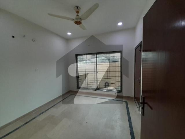 1st Floor Fully Renovated Flat For Rent Askari 1