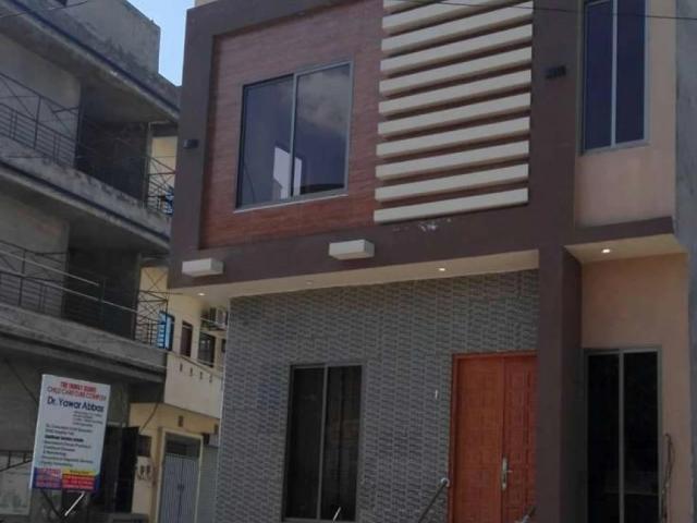 1st floor of, THE FAMILY CLINIC' P 432/C Amin Town Kashmir road Faisalabad ID 04603
