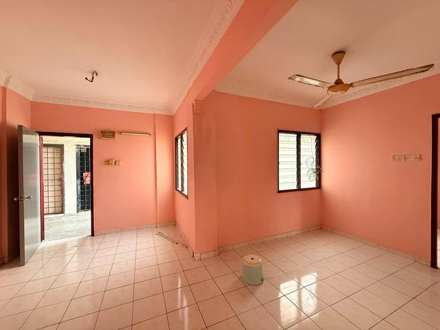 1st Floor Low Cost Pangsapuri Palma Rawang For Sale