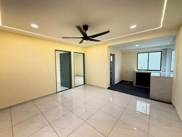 1st Floor Level 1 RENOVATED Selesa Jaya Flat Skudai Low Cost Flat