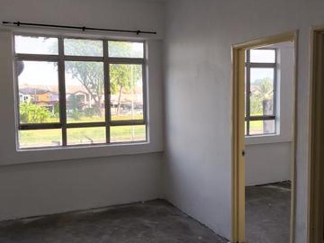 1st floor Shop Apartment for SALE