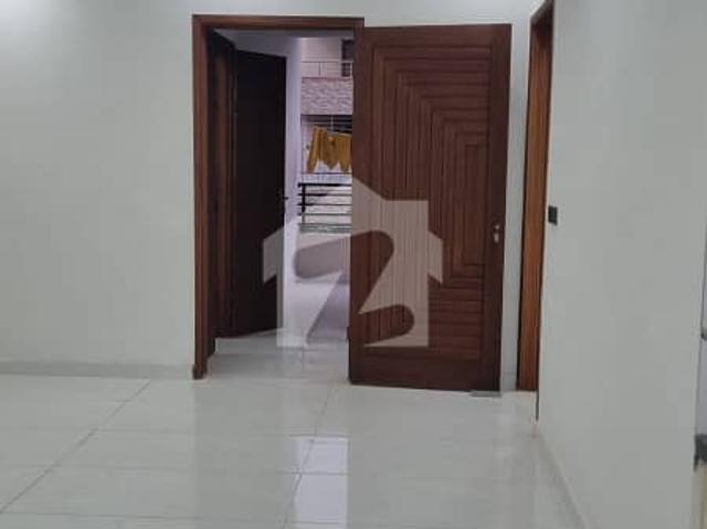 1st floor portion for sale in gulshan e iqbal block 1 150 sq yards