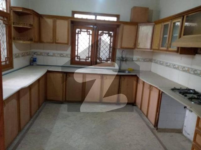 1st Floor Portion for Rent 400 Sq. Yards Block 2 Gulistan e Johar 4 Bed DD