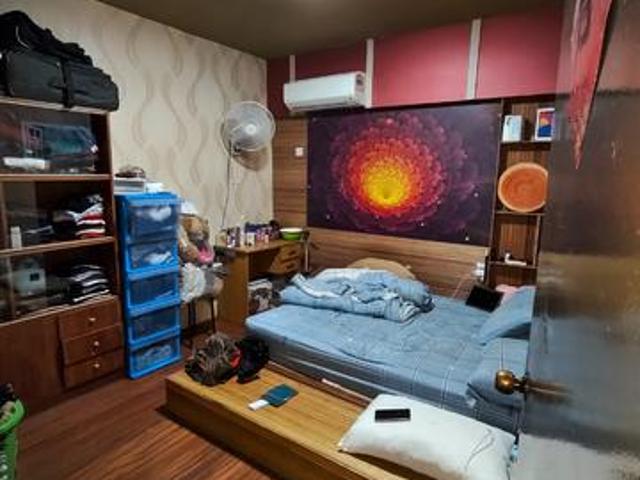 1st Floor Pandan Cahaya shop apt Near Ampang Pd Indah High Return rent