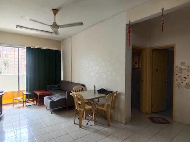 1st Floor PP 39 Putra Impian Apartment Walk MRT Equine Seri Kembangan