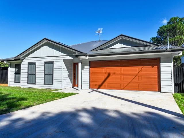 1st HOME BUYERS DREAM BRAND NEW 3 BED, 2 BATH HOME WITH PREMIUM FINISHES!