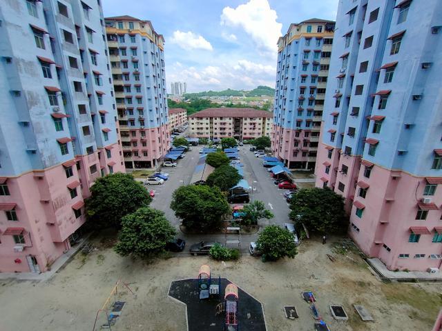 1st home Cheras Utama Alam damai Apartment Near MRT Hussein Onn