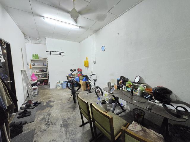 1st Taman Merak simpang ampat