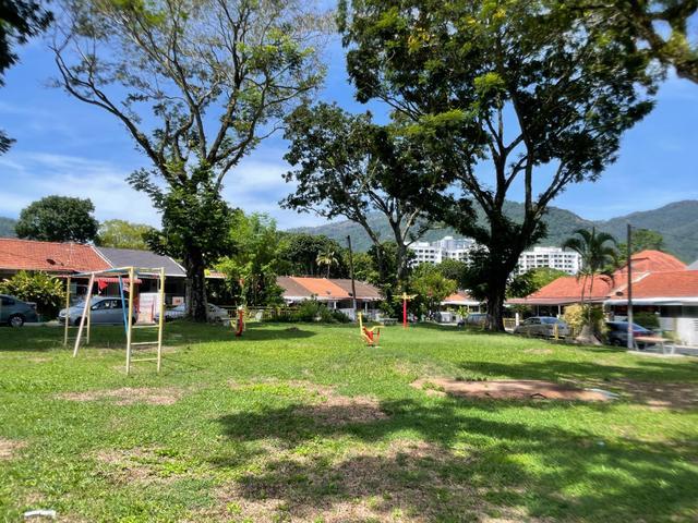 1Storey Terrace Tanjung Bungah Penang near beach market eateries