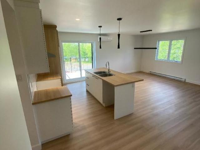1x Logement St Gilles 4 1/2 et 5 1/2 NEUF Disponible Juillet 2026