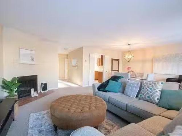 23 555 Montrose Drive, Beaconsfield, QC, H9W 1H9 lease for l.