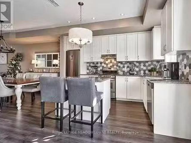 23 70 Plains Road W, Burlington, ON, L7T 0B6 townhouse for.