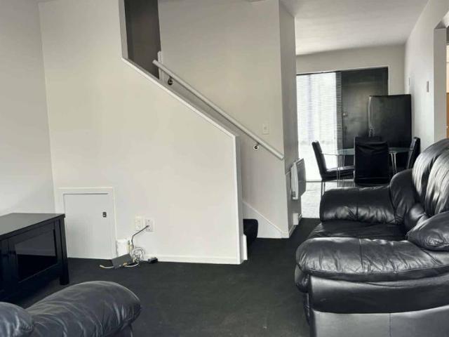 23 336 Lincoln Road Rm 4 Addington