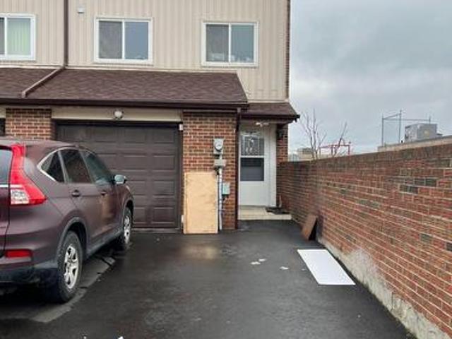 23 35 San Robertoway, Toronto, ON, M3L 2J4 townhouse for sale | Listing ID W12069 | Royal LePage