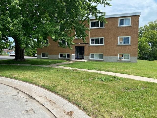 23 Theresa Crescent Unit 9 2 bed, 1 bath *HALF OFF FIRST MONTHS RENT* | 9