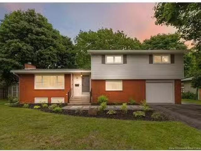 23 Vista Dr, Moncton, NB, E1A 4L6 house for sale Listing ID.
