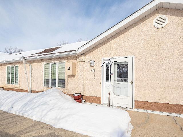 23 Walnut Ave Mitchell Mb