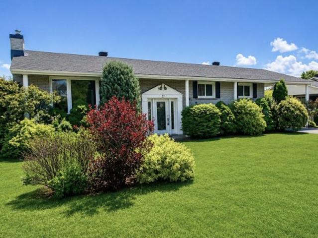 23 Av. Hamford, Lachute, QC, J8H 3N3 house for sale | Listing ID 23567 | Royal LePage