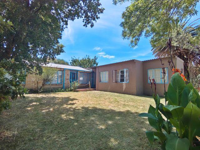 12 Bedroom House For Sale in Brandwag