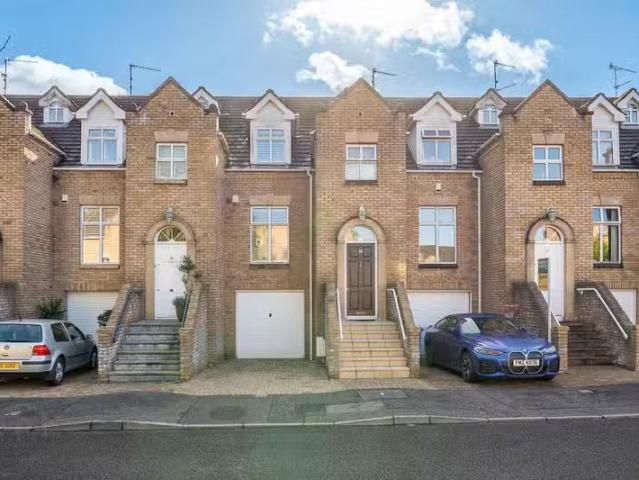 23 Belvedere Manor
