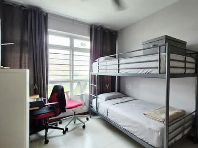 23 Ghim Moh Link HDB Apartment For Sale, $900,000, 3 Bed 2 Bath 1,000 sqft $900.00 psf