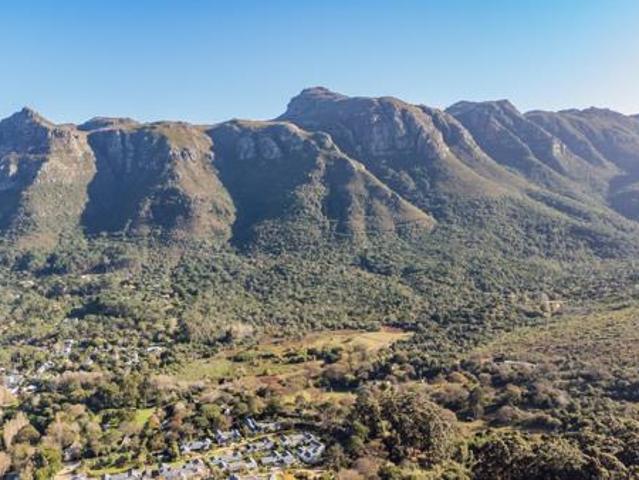 23 ha Land available in Overkloof