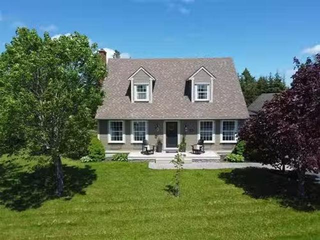 23 Heneys Pond Road, Bay Roberts, NL, A0A 1G0 house for sale.