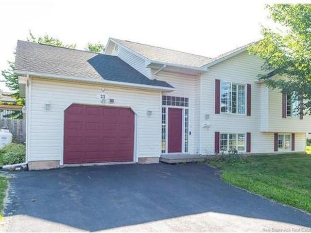 23 Hillary Cres, Moncton, NB, E1C 0A8 house for sale | Listing ID NB145794 | Royal LePage